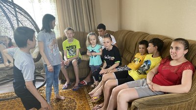 Сім'я Погорільчуків із Житомира виховує 10 дітей, 9 з яких – прийомні