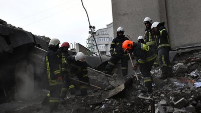 Кількість загиблих внаслідок обстрілу будівлі Миколаївської облради збільшилась до 31