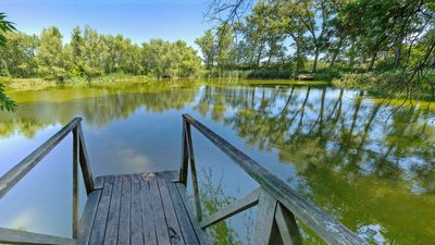 Чоловіча купальня на Хуторі Надія Чоловіча купальня на Хуторі Надія