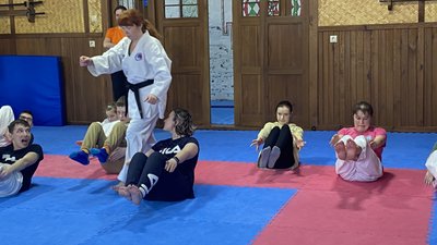 "Коли займаються, відчувають себе повноцінними людьми". Як у Сумах готуються до турнірів паракаратисти "Коли займаються, відчувають себе повноцінними людьми". Як у Сумах готуються до турнірів паракаратисти
