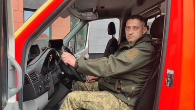 Благодійники з Німеччини передали реанімобіль військовим 14-ої волинської бригади Благодійники з Німеччини передали реанімобіль військовим 14-ої волинської бригади