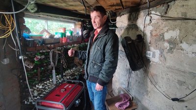 Житель Тернопільщини економить на комунальних послугах у своїй хаті-півкулі Житель Тернопільщини економить на комунальних послугах у своїй хаті-півкулі