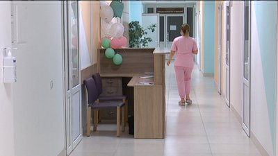 У Сумському пологовому будинку на самоізоляції 16 санітарок через коронавірус у колеги