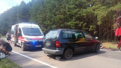 На Волині в аврії загинув водій легковика: авто виїхало на зустрічну смугу На Волині в аврії загинув водій легковика: авто виїхало на зустрічну смугу