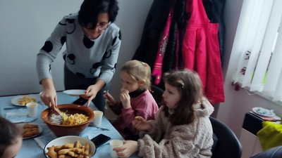 У музеї на Тернопільщині діти робили "трипільський салат"