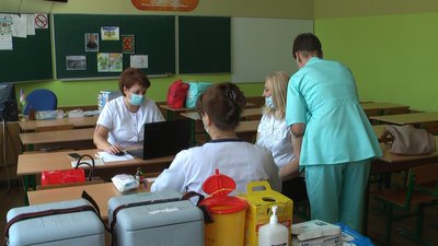Вакцинація освітян у Запоріжжі: "Іди, або я тебе звільню — на це ми не маємо права"