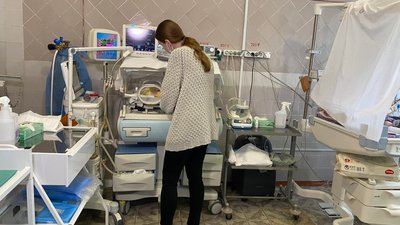 За гроші НСЗУ: у Краматорську новонароджених перевіряють на рідкісні генетичні захворювання За гроші НСЗУ: у Краматорську новонароджених перевіряють на рідкісні генетичні захворювання