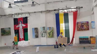 "Розп'ята калина": в Італії на виставці картин херсонська мисткиня представила свою картину "Розп'ята калина": в Італії на виставці картин херсонська мисткиня представила свою картину
