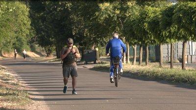 Черкасець пройшов пішки 83 кілометри, щоб підтримати бійців "Азову" Черкасець пройшов пішки 83 кілометри, щоб підтримати бійців "Азову"