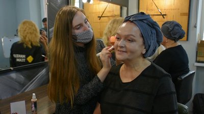 Олена Дзюбенко та візажистка Олена Дзюбенко та візажистка
