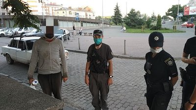 Місяць не повертався додому. Франківські муніципали знайшли зниклого чоловіка Місяць не повертався додому. Франківські муніципали знайшли зниклого чоловіка