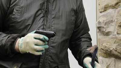Побили, зв'язали, погрожували зброєю. У Запоріжжі затримали трьох грабіжників