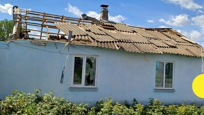 Пошкоджений внаслідок російського обстрілу будинок на Херсонщині