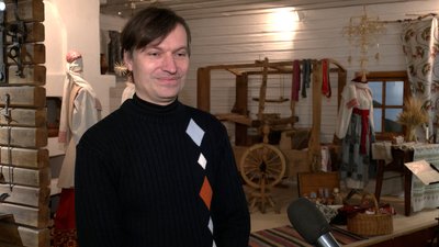 Кузня, майстерня вишивальниці та гончаря: у Чернігові відкрили виставку “Етніка. Майстерність крізь вікі” Кузня, майстерня вишивальниці та гончаря: у Чернігові відкрили виставку “Етніка. Майстерність крізь вікі”