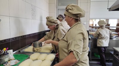 У громаді на Волині випікають хліб на фронт У громаді на Волині випікають хліб на фронт