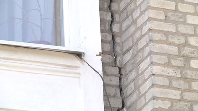 У школі на Житомирщині за три мільйони гривень замінять дах, який протікав останні 5 років У школі на Житомирщині за три мільйони гривень замінять дах, який протікав останні 5 років