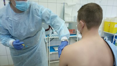60 працівників райлікарні в Мукачеві отримали вакцини від COVID-19 60 працівників райлікарні в Мукачеві отримали вакцини від COVID-19
