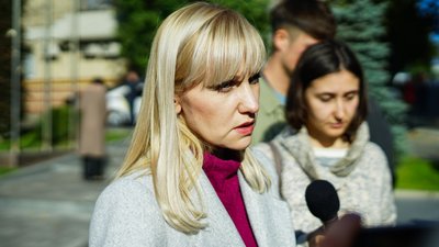 Напад на журналістів "Схем": Мецгеру поки не вручили підозру, його шукають