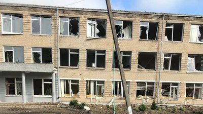 Російські війська вдарили по Золочівській громаді на Харківщині: пошкоджений ліцей Російські війська вдарили по Золочівській громаді на Харківщині: пошкоджений ліцей