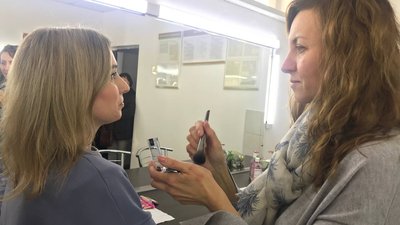 Наталія Дімітрієва на занятті з візажу Наталія Дімітрієва на занятті з візажу