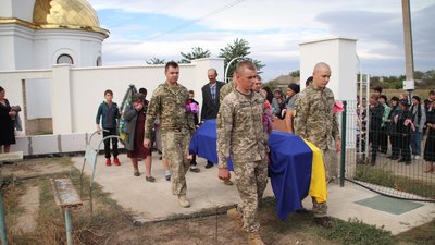 На Одещині простилися з 29-річним військовим, який загинув на Херсонському напрямку На Одещині простилися з 29-річним військовим, який загинув на Херсонському напрямку