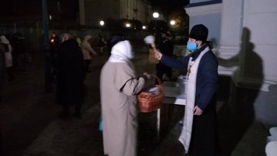 Великодні богослужіння у Сумах: як це було (фоторепортаж) Великодні богослужіння у Сумах: як це було (фоторепортаж)