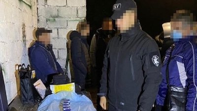 9 кілограмів ртуті намагався вивезти закарпатець до Європи 9 кілограмів ртуті намагався вивезти закарпатець до Європи