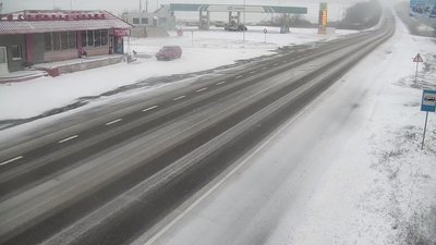 Водіїв попереджають про ускладнення руху на дорогах Харківської області