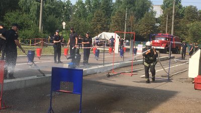 У Житомирі проходять змагання "Найсильніший пожежний-рятувальник"