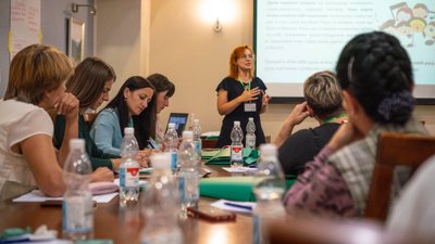 Допомога дітям, на яких вплинула війна: в Ужгороді відбувся дводенний тренінг для шкільних психологинь Допомога дітям, на яких вплинула війна: в Ужгороді відбувся дводенний тренінг для шкільних психологинь
