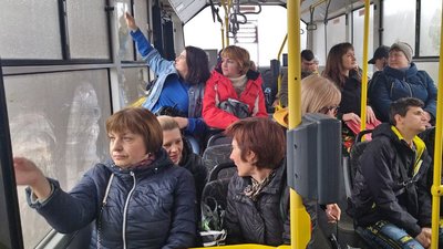"Економічна екскурсія": переселенцям у Луцьку розповідали про сотню обласних підприємств