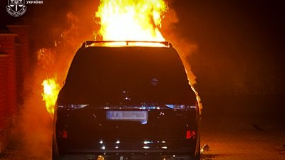 Підпалив автомобіль: на Закарпатті повідомили про підозру чоловіку