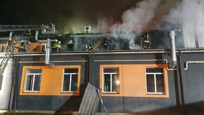 У Франківську сталася пожежа на харчовому підприємстві. Вогонь гасили 39 рятувальників