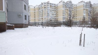 Чи зможуть мешканці будинку на вулиці Коцюбинського отримати ділянку під прибудинкову територію