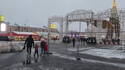 У Харкові відкрили новорічний ярмарок та запалили ялинку У Харкові відкрили новорічний ярмарок та запалили ялинку