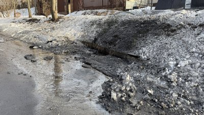 Наслідки атаки по Сумах вдень 2 березня 2026 року. 
