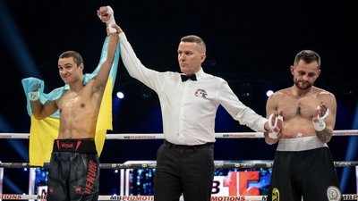 Боксери Харциз та Лапін здобули перемоги нокаутами у першому раунді у вечорі боксу в Польщі