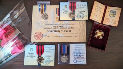 Державники відзнаками нагородили чотири військових з Хмельниччини