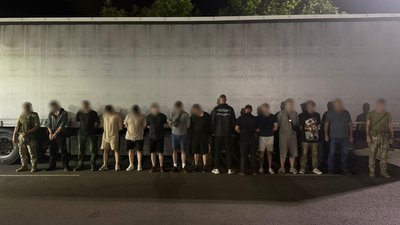 На Одещині викрили схему незаконного переправлення чоловіків через кордон у вантажівці