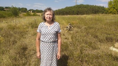 Трактором по кладовищу. На Миколаївщині фермер проїхав по території поховань 18 століття