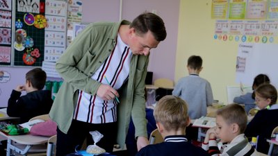 У Житомирі вчителем початкових класів працює тільки один чоловік – Олексій Гадецький