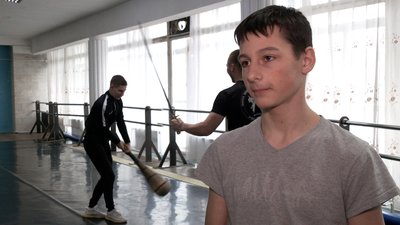 "Нумо, козаченьки": у Рівному дітям пропонують взятися за шаблі "Нумо, козаченьки": у Рівному дітям пропонують взятися за шаблі