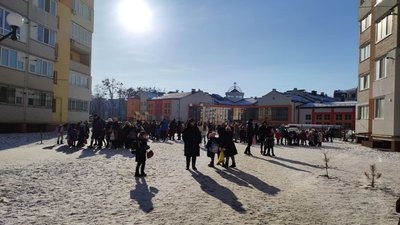 Поліція перевіряє інформацію про замінування вінницьких шкіл Поліція перевіряє інформацію про замінування вінницьких шкіл