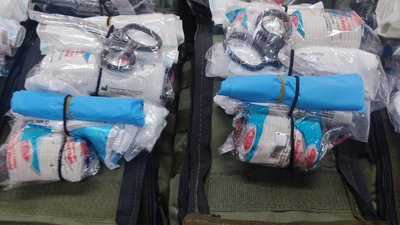 Понад три сотні тактичних аптечок передав десантникам гуманітарний хаб "Житомир" Понад три сотні тактичних аптечок передав десантникам гуманітарний хаб "Житомир"