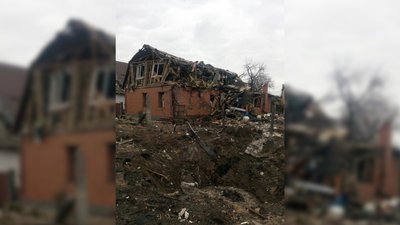 Зруйнований будинок Зруйнований будинок