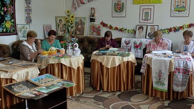 На Полтавщині пенсіонерів навчають рукоділлю. СУСПІЛЬНЕ | ВІДЕОНОВИНИ