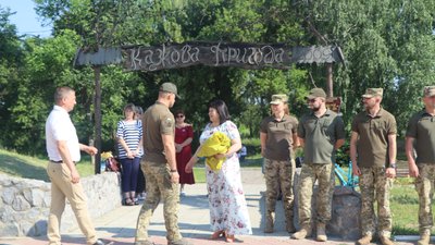 "Ми з вами творимо історію". Як Охтирці на Сумщині відзначили День Конституції