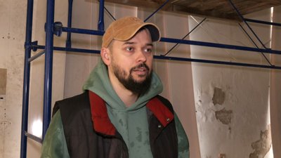 Знайшли декоративні оздоблення: львівські реставратори досліджують будинок Прайзлерів у Луцьку Знайшли декоративні оздоблення: львівські реставратори досліджують будинок Прайзлерів у Луцьку