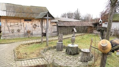На Житомирщині відтворили українську хату початку 19 століття На Житомирщині відтворили українську хату початку 19 століття
