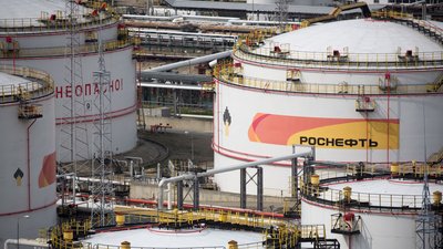 Російський порт у Туапсе та місцевий НПЗ призупинили роботу після ударів українських дронів — Reuters